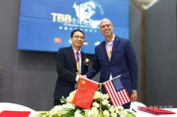 TBB全球地材中心与Swiss Krnon等全球知名地材品牌商签署战略合作协议