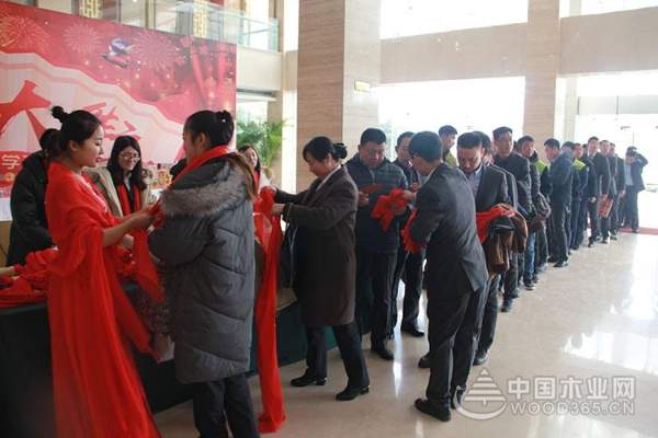2018年山东峰泰（康贝德）集团迎新年会盛典隆重举行